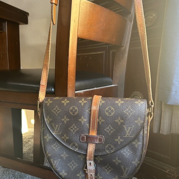 Louis Vuitton Chantilly crossbody EUC - Picture 10 of 14